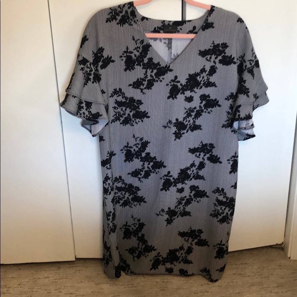 ruffle sleeve dress